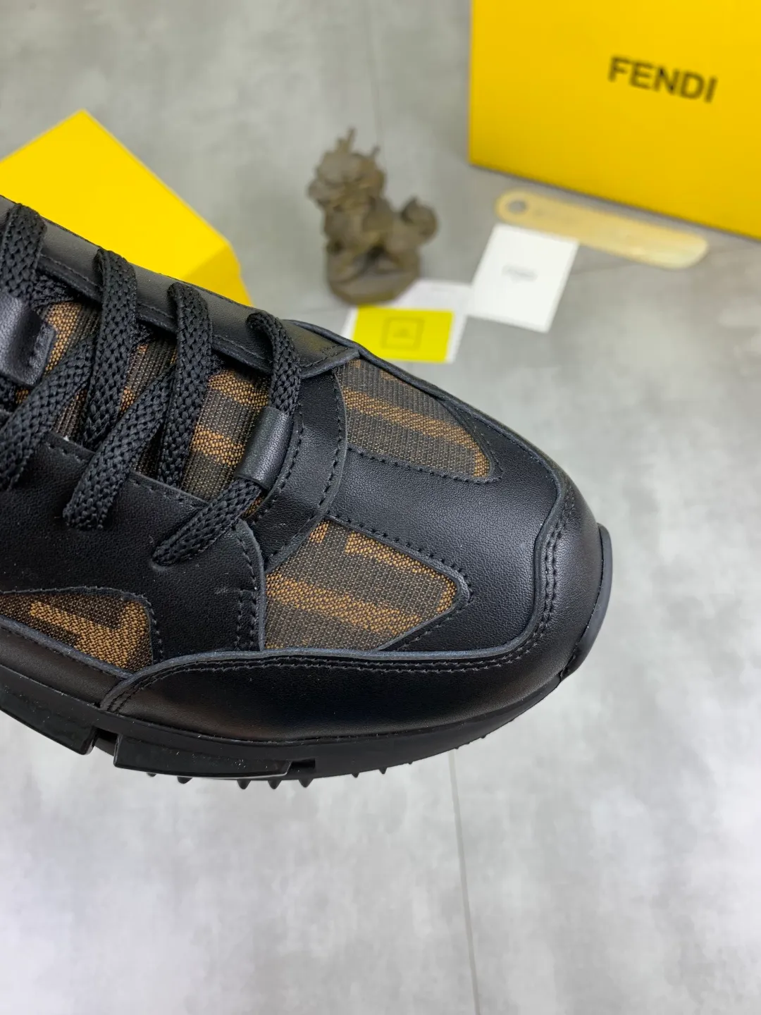 ​Men's shoes 💰P460 💰[New style] little monster 🆘 New FENDI (Fendi) new style 🕶️🕶️Simple routing effect, showing an elegant and cool driving shoe 🎬Using imported calfskin + first-layer pigskin lining🐂Excellent material🎬Detailed workmanship 🤗Comfortable foot feel➰➰. ​Pair it with any outfit to show your taste and temperament, low-key luxury ♻️Design ​simple and elegant ​noble and fashionable 🍃​Very loved and favored by trendy men 💓❤️size: 38-44 2️⃣colors available